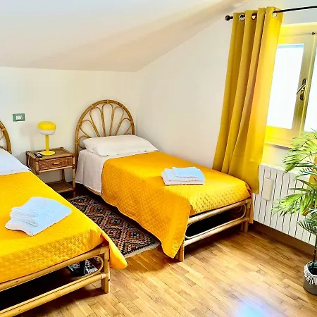 Apartment Yellow House Teramo