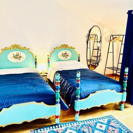 Yellow House * 特拉莫