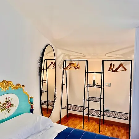 Yellow House * テーラモ