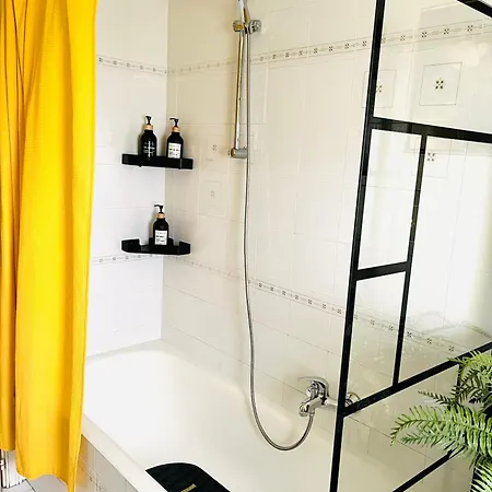 Yellow House Apartment