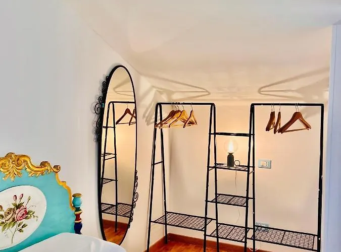 Yellow House * טראמו